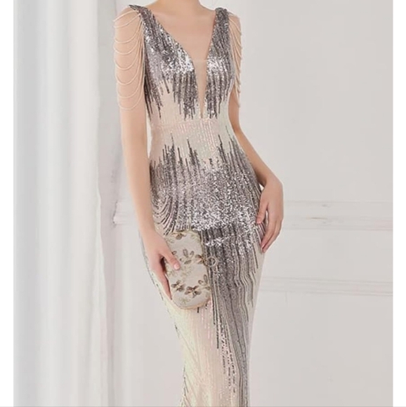 Silver/Gray Striped Print, V Neck, Backless, Sleeveless, Beaded, Sequined Gown - Picture 11 of 16
